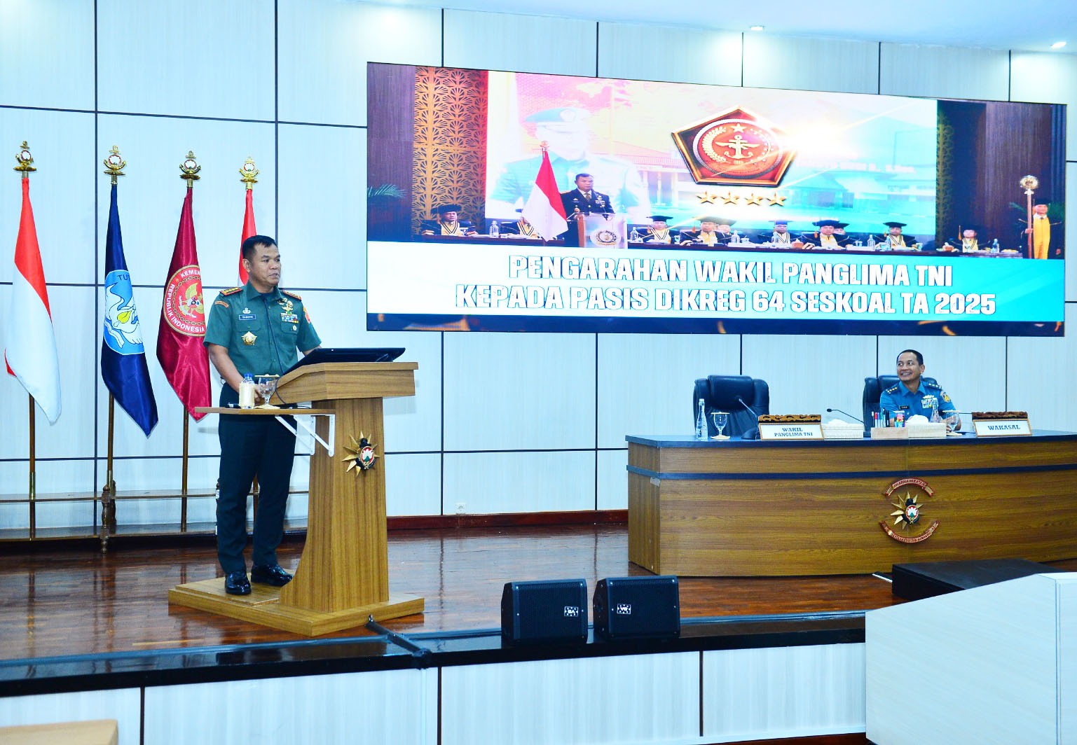 WAKIL PANGLIMA TNI BERIKAN KULIAH UMUM KEPADA PASIS DIKREG SESKOAL ANGKATAN KE-64 TA 2025