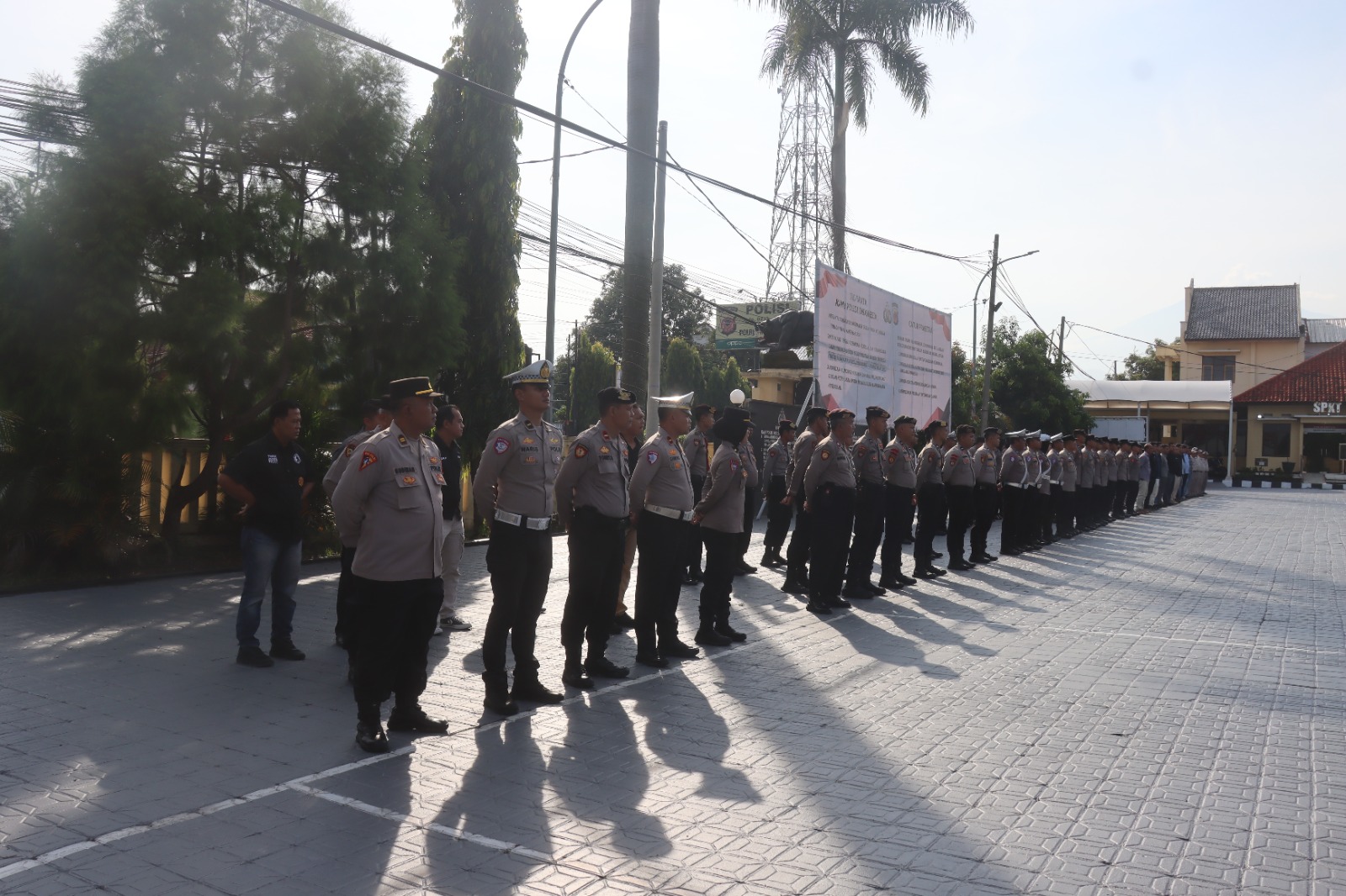 Polres Majalengka Laksanakan Apel Jam Pimpinan, Tekankan Kebersihan Lingkungan Mako