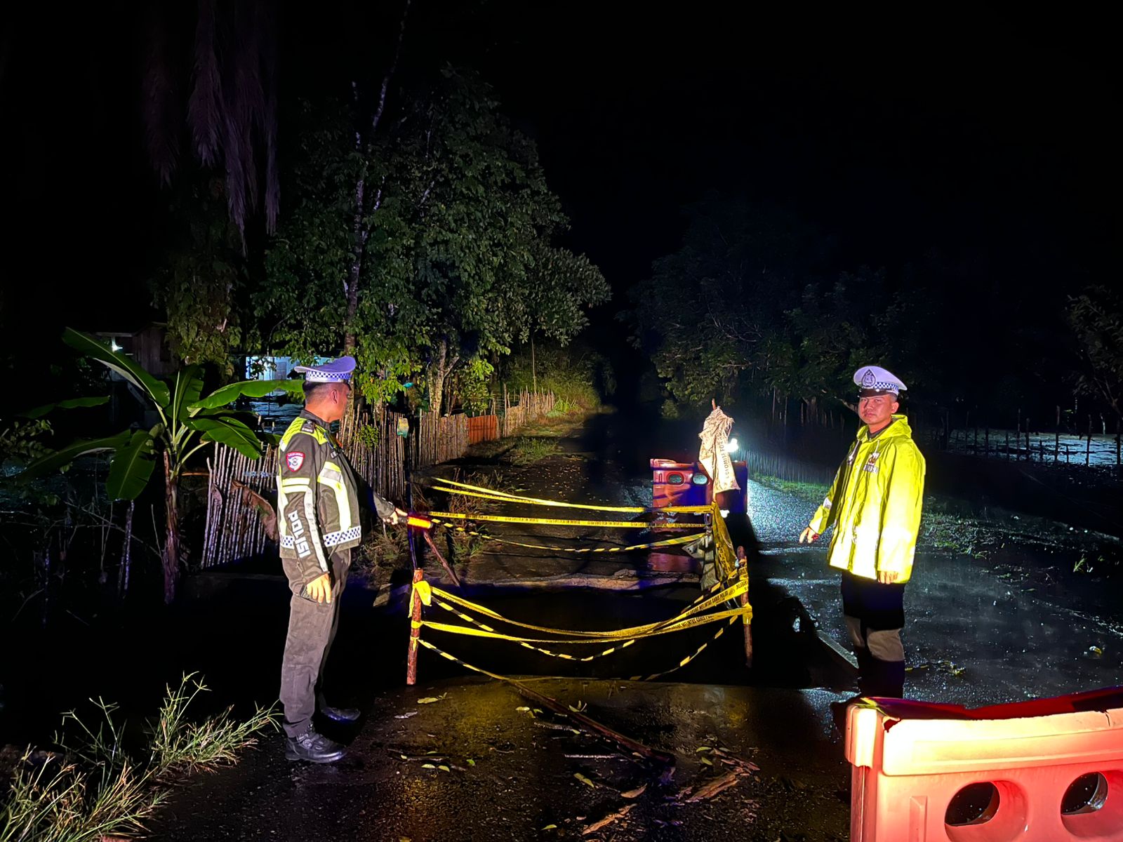 Jalan Penghubung PALI–Muba Rusak, Truk dan Fuso Dialihkan Lewat Tempirai dan Air Hitam