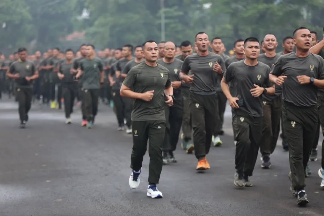 Madivif 1 Kostrad Gelar Jalan Sehat Bersama Prajurit