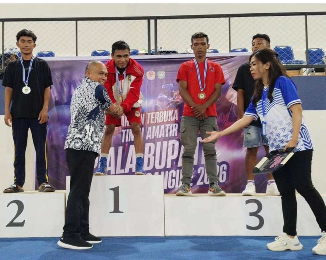 Petarung Julu Siri Dominasi Kejuaraan Tinju Sangihe, Raih Juara 1 dan Petinju Terbaik