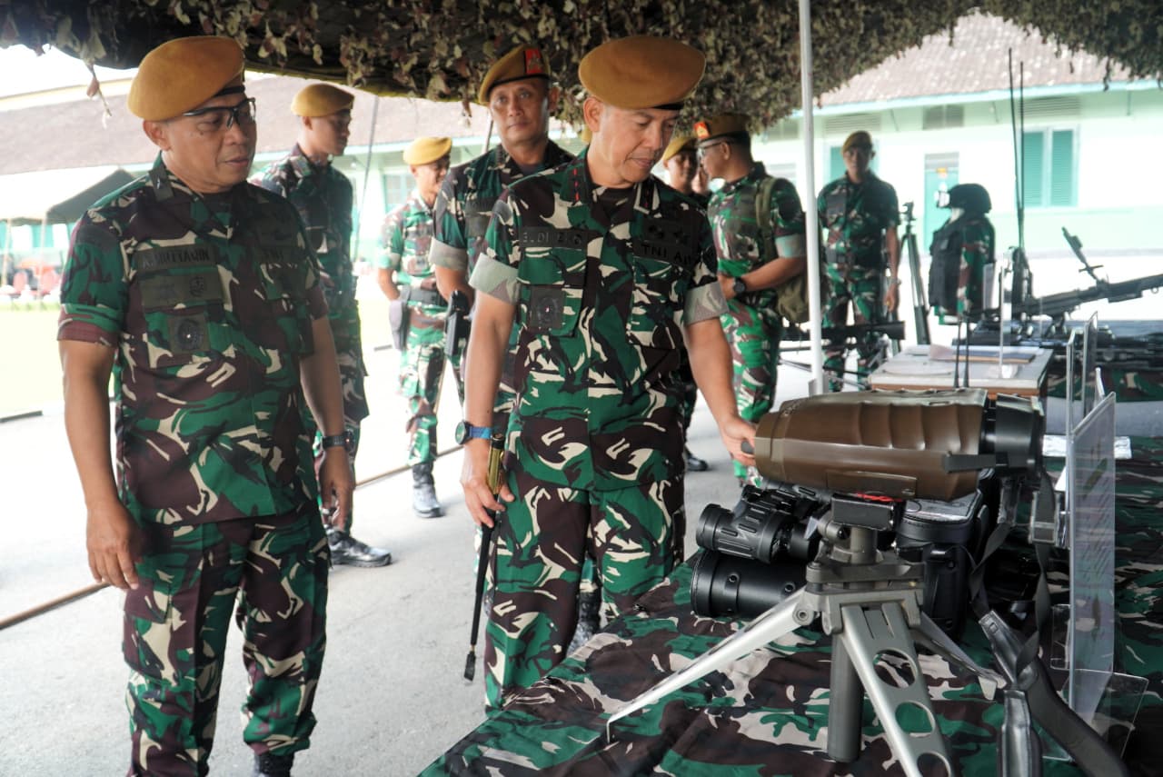Danpussen Armed Tinjau Yonarmed 11 Kostrad, Tegaskan Kesiapan Dan Profesionalisme Prajurit