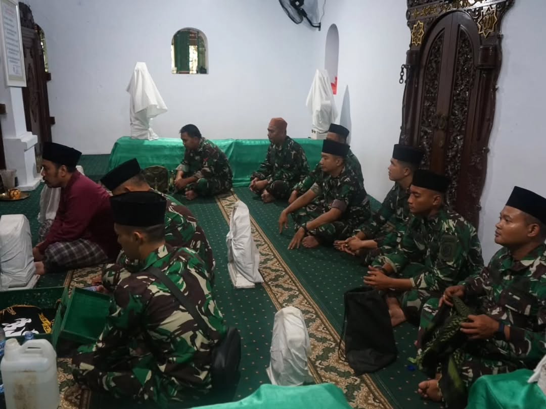 Peringati HUT ke-66, Yonif 320 Kostrad Gelar Ziarah dan Silaturahmi dengan Ulama