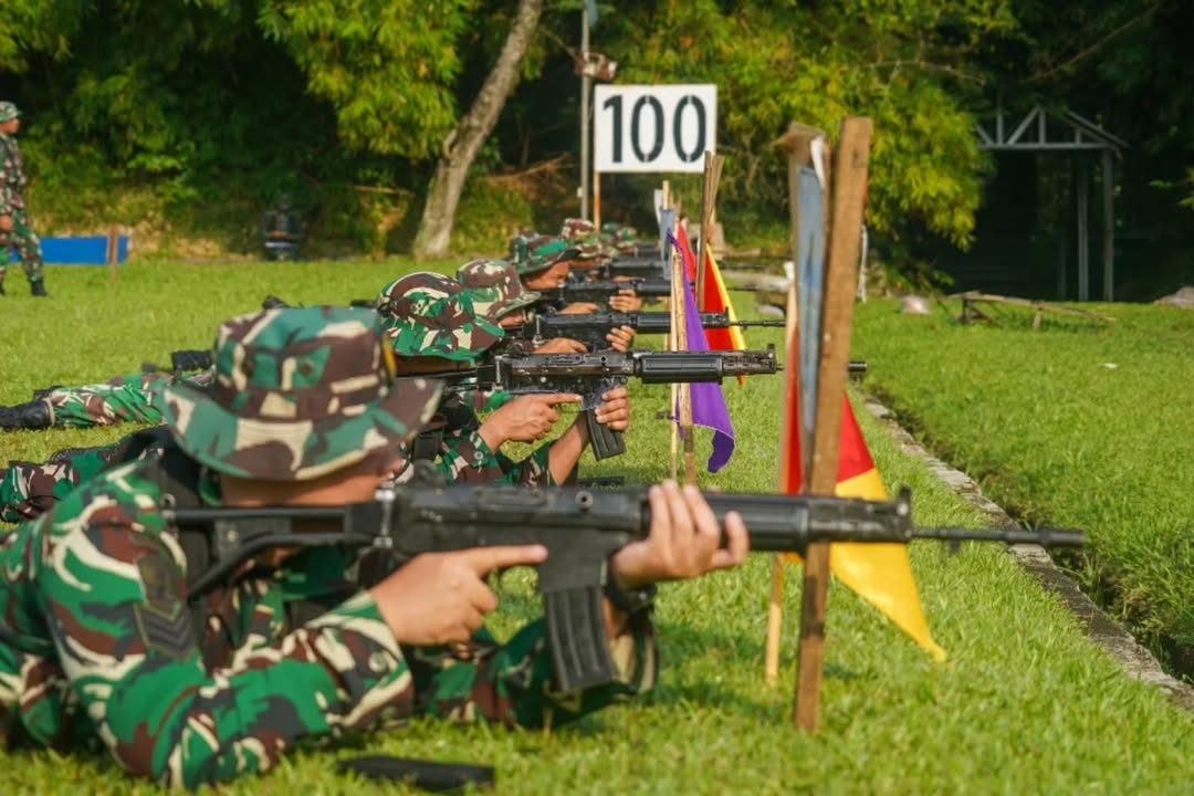 Pangdivif 1 Kostrad Pimpin Latihan Menembak, Asah Insting Tempur Prajurit